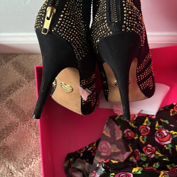 Open toed Betsey Bling Bootie - Picture 5 of 5